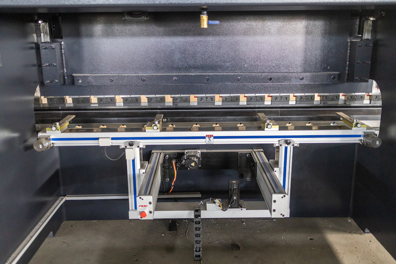 100 т Гідравлічний гальмівний прес з ЧПУ, коронуючий прес-гальмівний прес з ЧПУ Delem