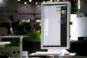 1500*3000mm 500w Racuys Or Ipg Fiber Laser Cutting Machine 1500 * 3000 мм 500 Вт Racuys або Ipg волоконно-лазерна машина для різання