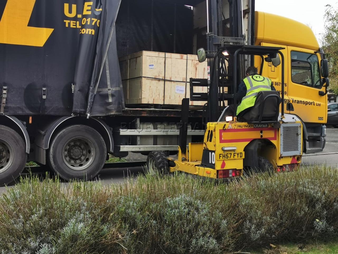 1530 Fiber Laser Cutting Machine For Stainless Steel Carbon Steel Metal Sheet Машина для лазерного різання волокна 1530 для металевого листа з вуглецевої сталі з нержавіючої сталі