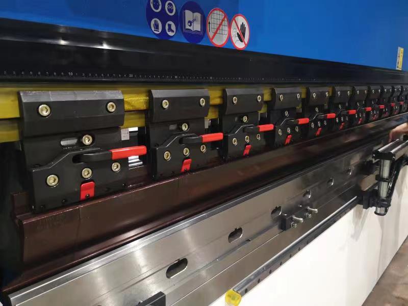 160t-4000 4-axis Cnc Hydraulic Bending Machine Press Brake 160t-4000 4-осьовий гідравлічний прес-гальмо з ЧПУ