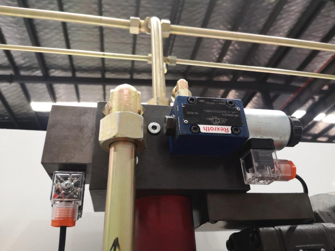 160t-4000 4-axis Cnc Hydraulic Bending Machine Press Brake 160t-4000 4-осьовий гідравлічний прес-гальмо з ЧПУ