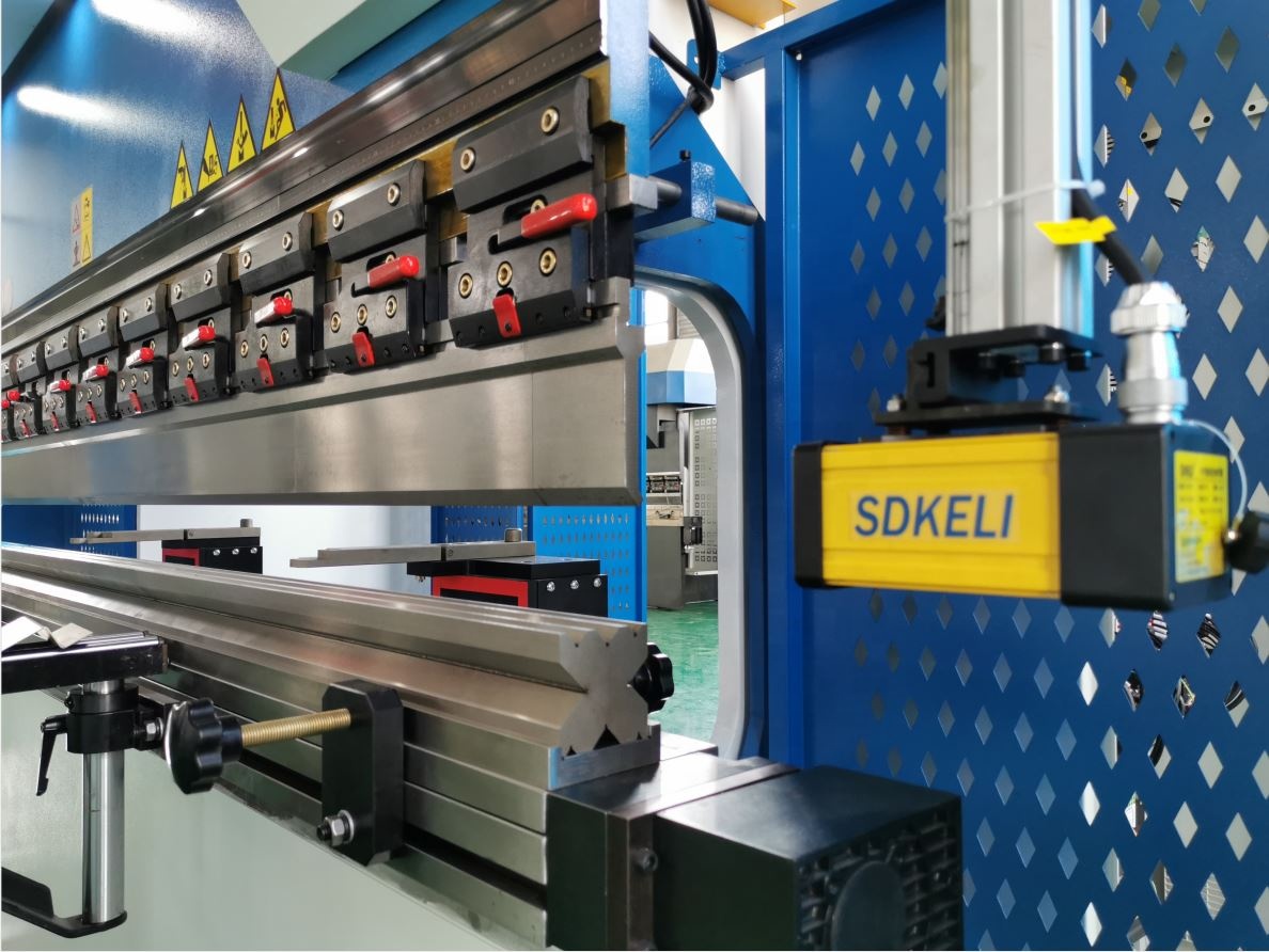 160t-4000 4-axis Cnc Hydraulic Bending Machine Press Brake 160t-4000 4-осьовий гідравлічний прес-гальмо з ЧПУ