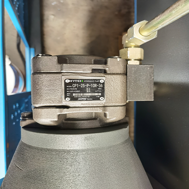 300t/4000 Hydraulic Press Brake Machine 300t/4000 Гідравлічна прес-гальмівна машина