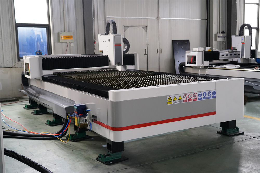 3015 4kw 1kw 2kw 3kw Stainless Steel Cnc Fiber Laser Cutting Machine 3015 4kw 1kw 2kw 3kw машина для лазерного різання волокна з ЧПУ з нержавіючої сталі