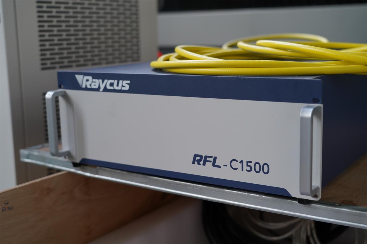 3015 4kw 1kw 2kw 3kw Stainless Steel Cnc Fiber Laser Cutting Machine 3015 4kw 1kw 2kw 3kw машина для лазерного різання волокна з ЧПУ з нержавіючої сталі