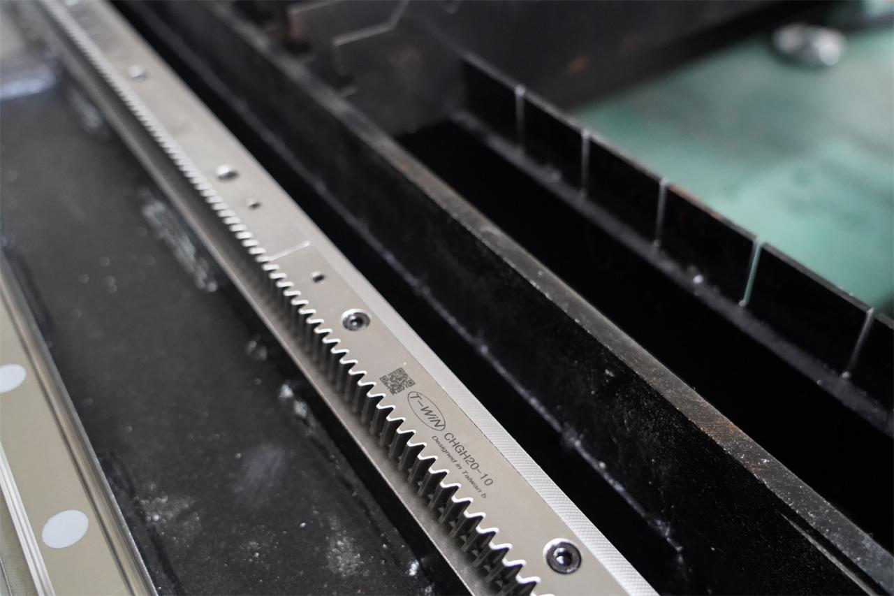 3015 4kw 1kw 2kw 3kw Stainless Steel Cnc Fiber Laser Cutting Machine 3015 4kw 1kw 2kw 3kw машина для лазерного різання волокна з ЧПУ з нержавіючої сталі