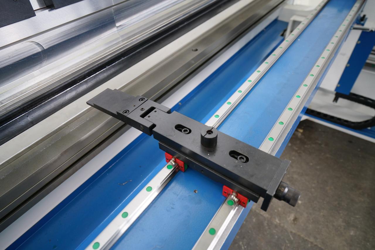 4 Axis Cnc Tandem Press Brake With Delem Da58t 2d Graphical Controller 4-осьовий тандемний прес-гальмо з ЧПУ з графічним контролером Delem Da58t 2d