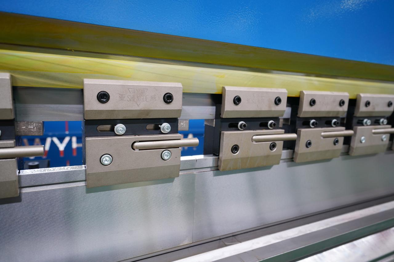 4 Axis Cnc Tandem Press Brake With Delem Da58t 2d Graphical Controller 4-осьовий тандемний прес-гальмо з ЧПУ з графічним контролером Delem Da58t 2d