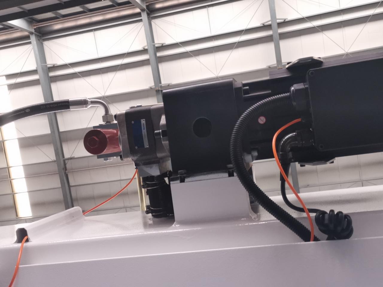 4 Axis Cnc Tandem Press Brake With Delem Da58t 2d Graphical Controller 4-осьовий тандемний прес-гальмо з ЧПУ з графічним контролером Delem Da58t 2d