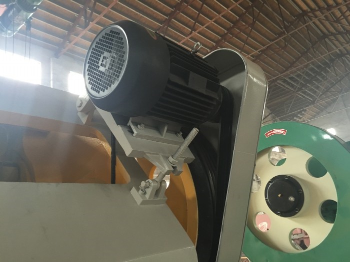 400 Ton Small Pneumatic Power Punch Press Mechanical Eccentric Punching Machine 400-тонна невелика пневматична механічна ексцентрикова машина для пробивання