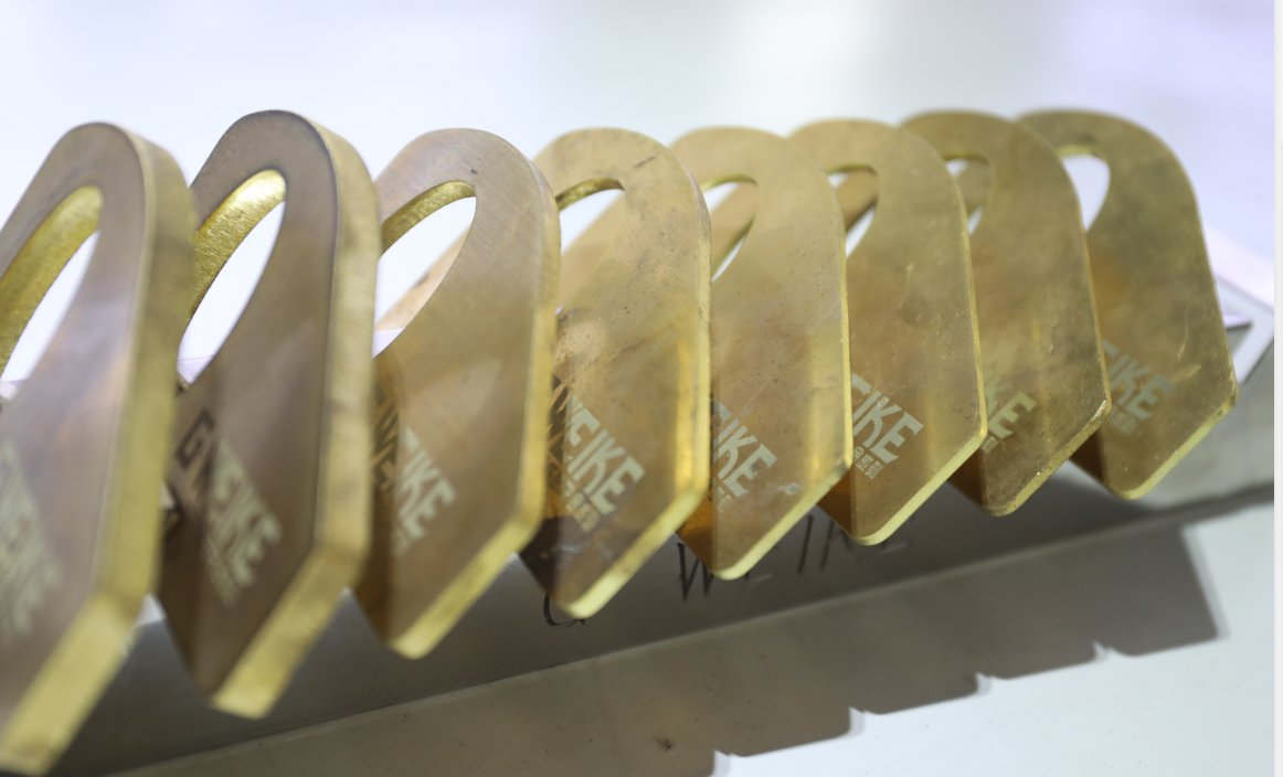 Машина для лазерного різання волокна потужністю 4 кВт