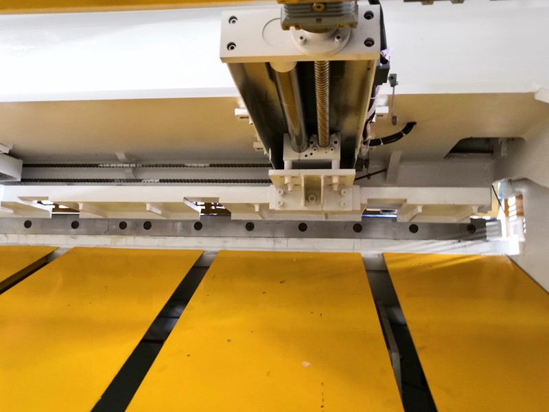 6mm Q11 Electric Sheet Plate Shearing Machine 8 Feet Sheet Metal Shearing Machine 6 мм Q11 Електричний верстат для різання листового металу 8-футовий верстат для різання листового металу