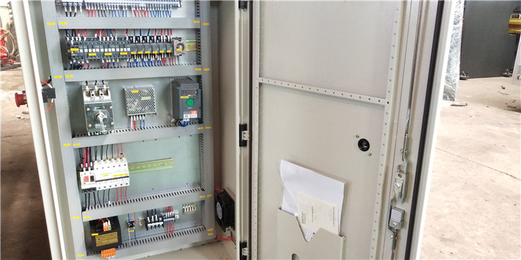 6mm*3200 Hydraulic Steel Plate Cutting Machinery Steel Plate Shearing Machine 6 мм * 3200 Гідравлічне обладнання для різання сталевих пластин Машина для різання сталевих пластин