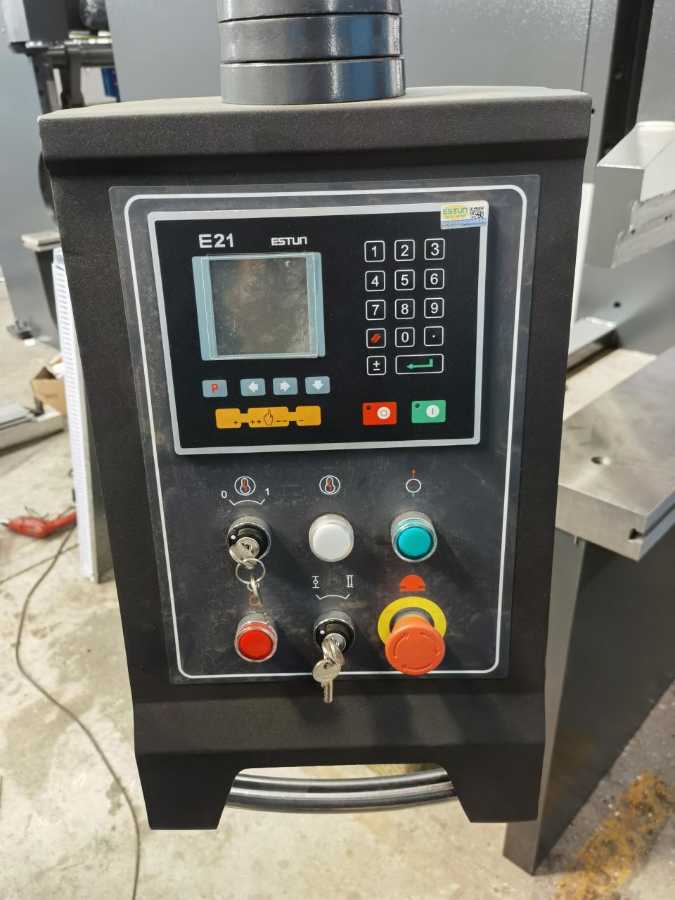 Машина для різання пластин з нержавіючої сталі 6x3200 мм, автоматична машина для різання металевих листів