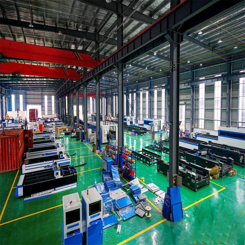 Високопотужний 3015 2000 Вт металевий листовий верстат для лазерного різання волокна з ЧПУ 3