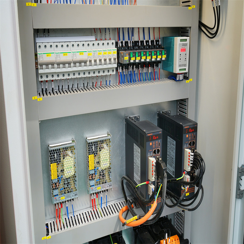 Гідравлічний згинальний верстат високої якості з ЧПУ