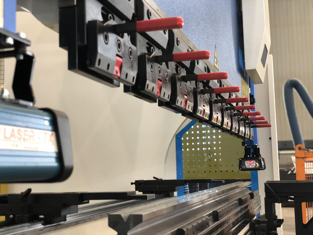 Cnc Hydraulic Bending Machine 160x3200 Press Brake Price Гідравлічний згинальний верстат з ЧПУ 160x3200 Прес-гальмо Ціна