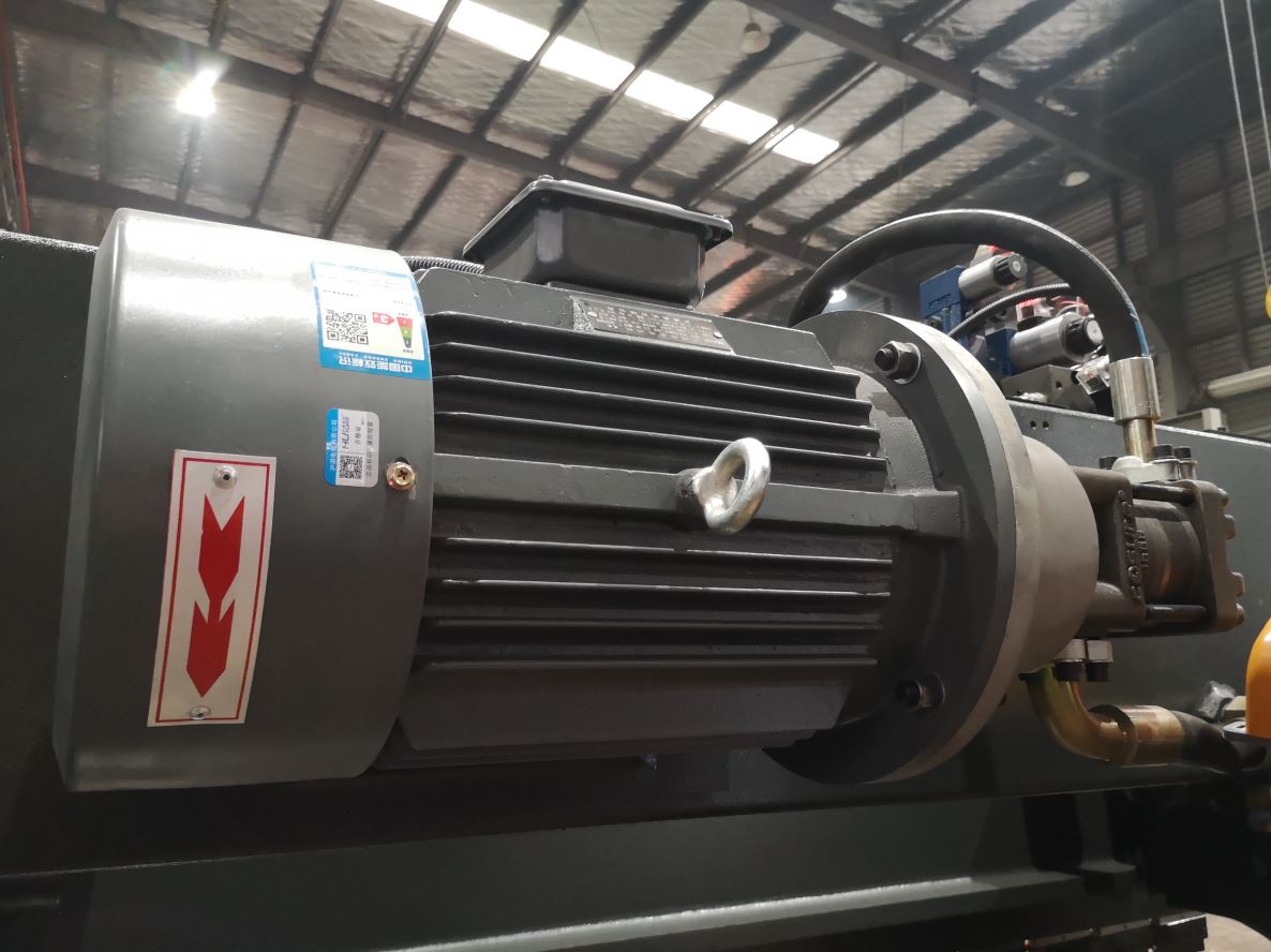 Delem Da66t 125 3+1 4+1 6+1 8+1 Cnc Hydraulic Press Brake For Metal Plate Bending Delem Da66t 125 3+1 4+1 6+1 8+1 Гідравлічний прес-гальмо з ЧПУ для згинання металевої пластини