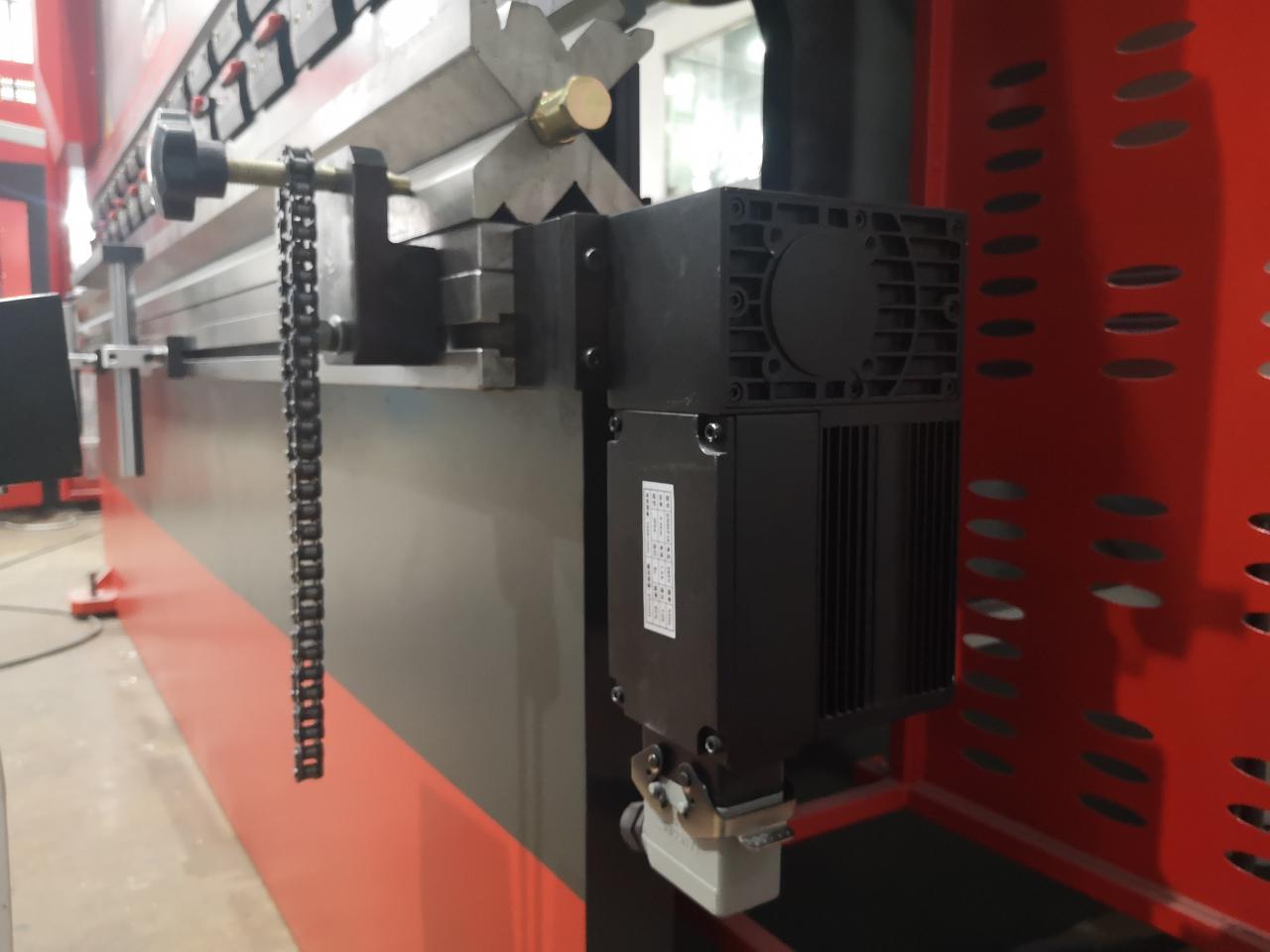 Delem Da66t 125 3+1 4+1 6+1 8+1 Cnc Hydraulic Press Brake For Metal Plate Bending Delem Da66t 125 3+1 4+1 6+1 8+1 Гідравлічний прес-гальмо з ЧПУ для згинання металевої пластини