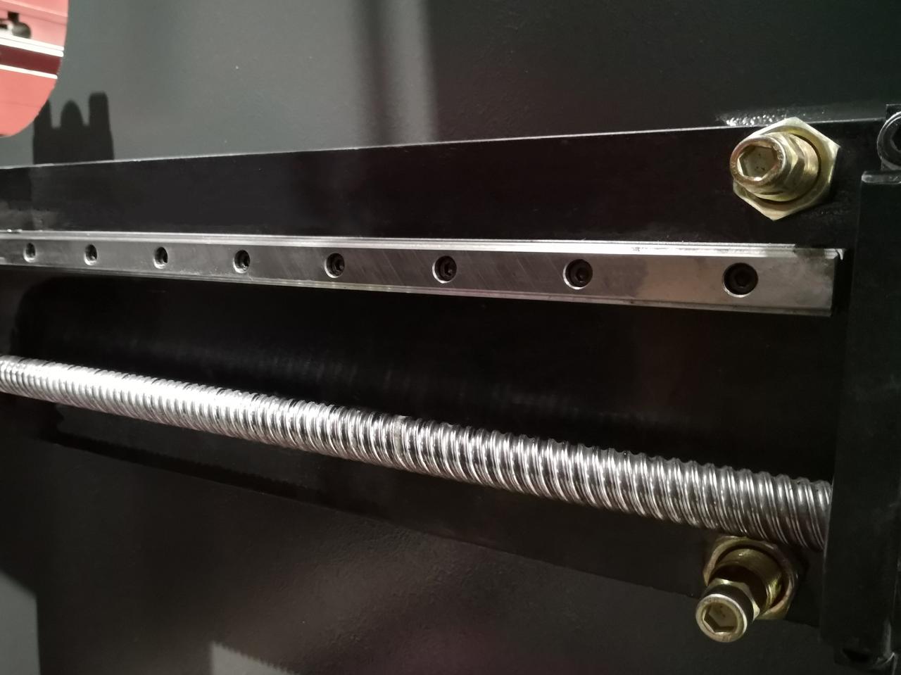 Delem Da66t 125 3+1 4+1 6+1 8+1 Cnc Hydraulic Press Brake For Metal Plate Bending Delem Da66t 125 3+1 4+1 6+1 8+1 Гідравлічний прес-гальмо з ЧПУ для згинання металевої пластини