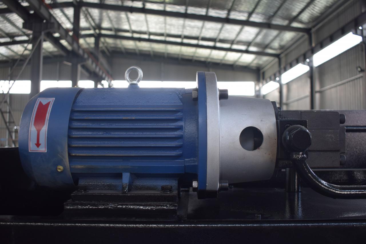 Гідравлічний верстат для згинання листового металу з ЧПУ Wc67y