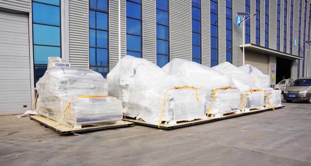 Laser Source 2000w 3000w Fiber Laser Cutting Machine Лазерне джерело 2000 Вт 3000 Вт волоконно-лазерна машина для різання