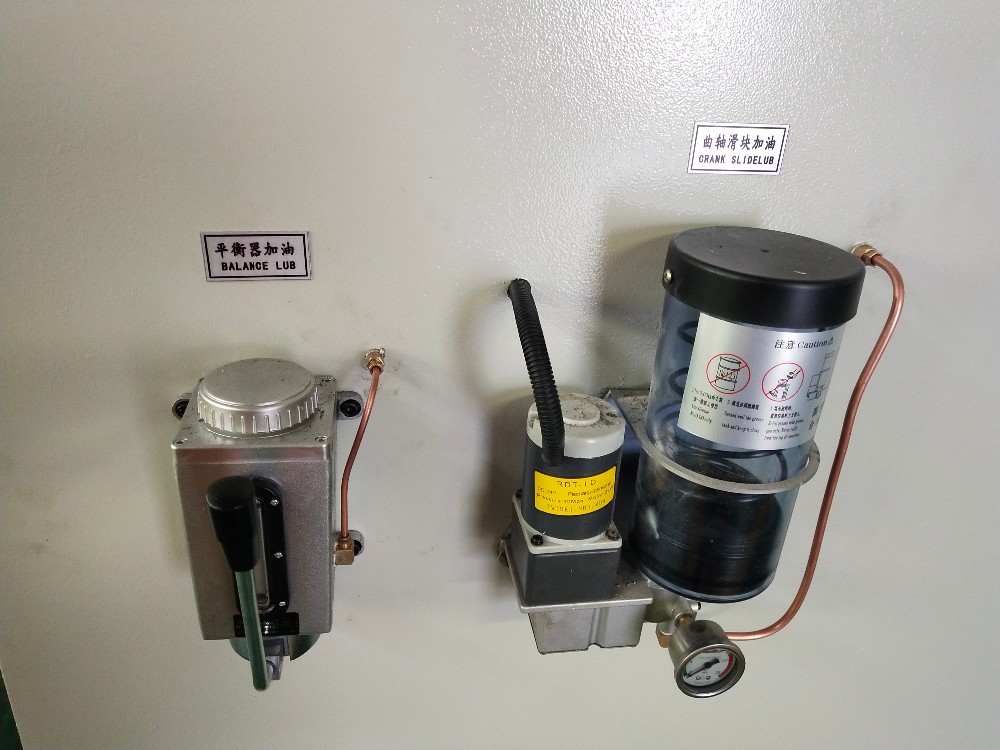 Pneumatic Friction Clutch High Performance Punch Press Machine Пневматична фрикційна муфта. Високопродуктивна машина для штампування