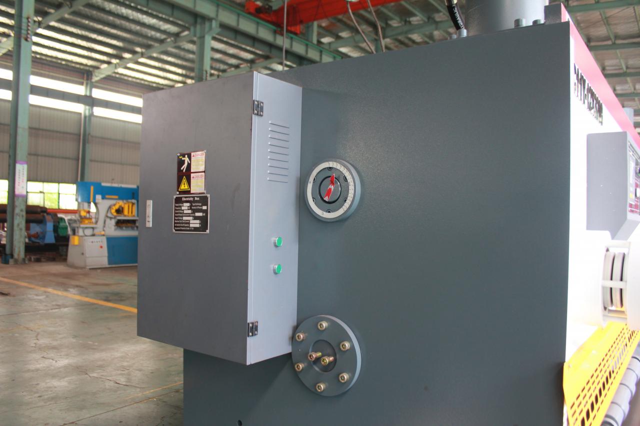 Qc11y Metal Plate Hydraulic Guillotine Shearing Machine For Sale Qc11y Гідравлічні гільйотинні ножиці з металевою пластиною для продажу