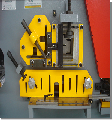 Steel Plate Angle Cutting Punching Notching Machine Hydraulic Ironworker For Sale Сталева пластина кут різання штампування вирізання машина гідравлічний Ironworker для продажу