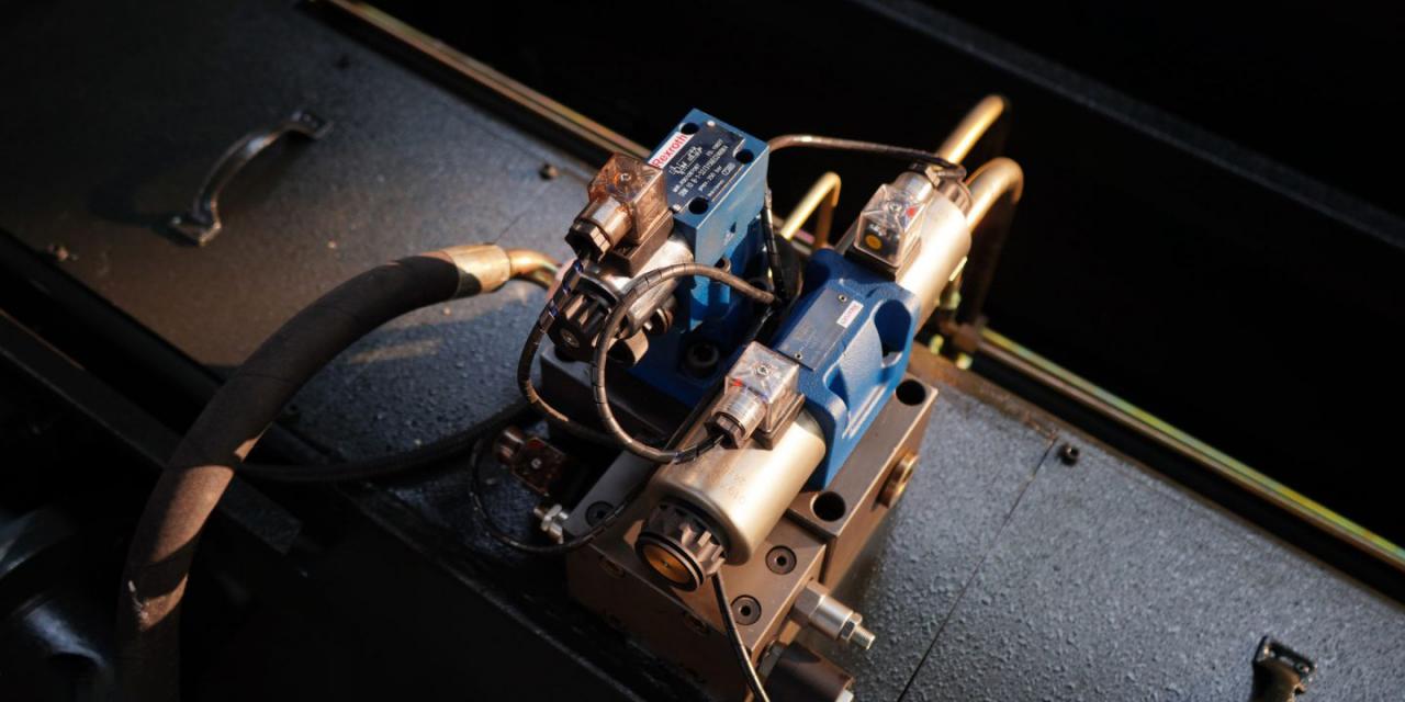 Wc67 Hydraulic Press Brake / CNC Press Bending Machine / Plate Bending Machine China Wc67 Гідравлічний прес-гальмо / прес-згинальний верстат з ЧПУ / листозгинальний верстат Китай