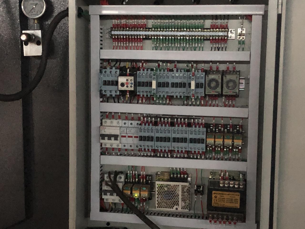 Wc67k Cnc Aluminum Iron Plate Hydraulic Press Brake Cnc Metal Sheet Bending Machine Wc67k Cnc Алюмінієва залізна пластина Гідравлічний прес-гальмо Cnc Металевий листозгинальний верстат