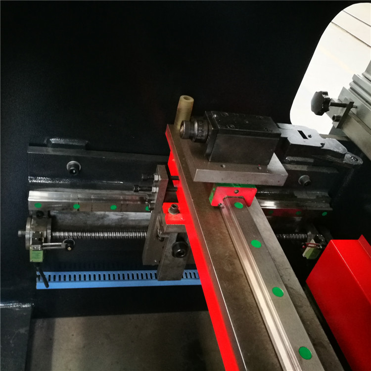 Wc67y-160 4000 Hydraulic Press Brake Cnc Metal Bending Machine For 4000mm Width Steel Wc67y-160 4000 Гідравлічний гальмівний прес для згинання металу з ЧПУ для сталі шириною 4000 мм