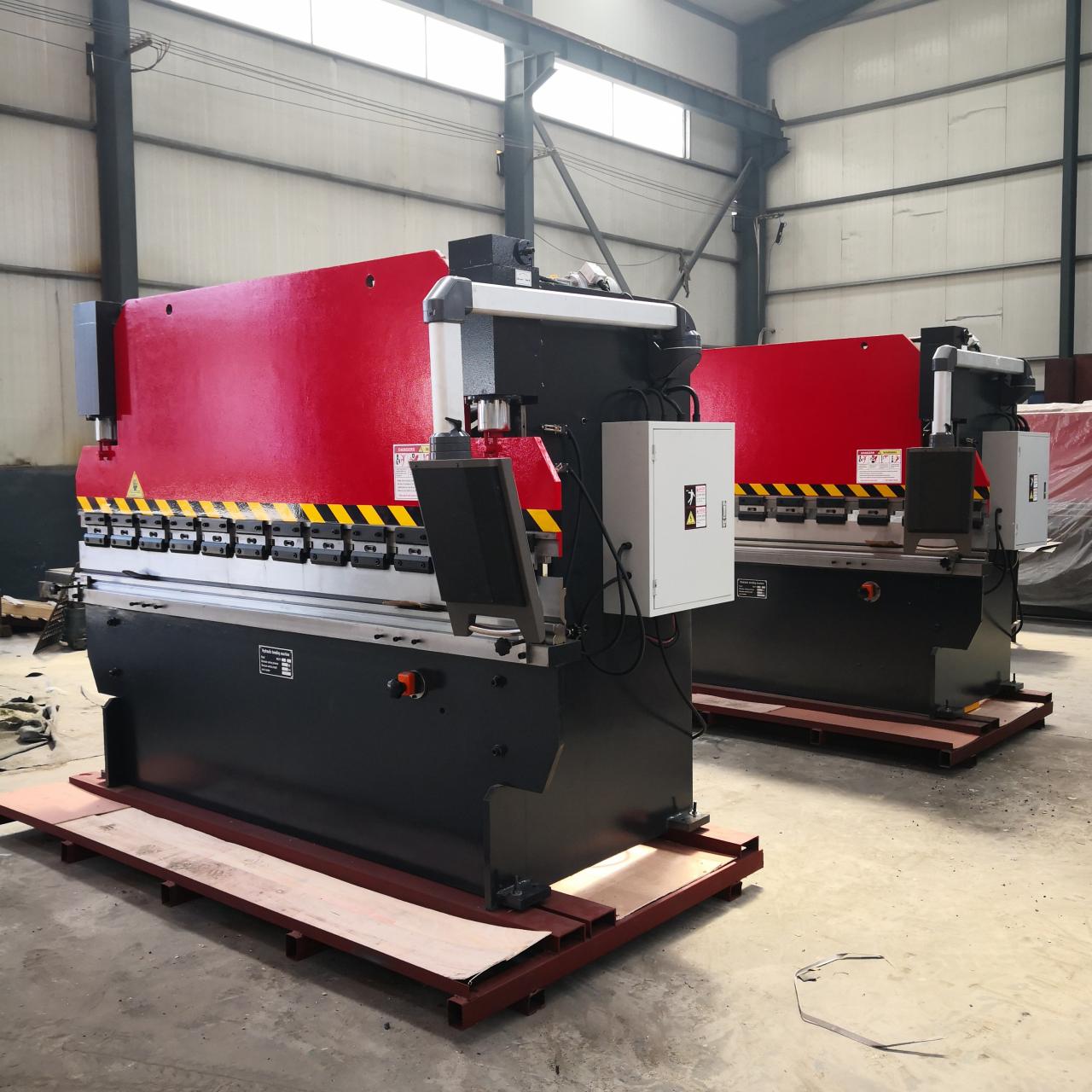 Wc67y-160 4000 Hydraulic Press Brake Cnc Metal Bending Machine For 4000mm Width Steel Wc67y-160 4000 Гідравлічний гальмівний прес для згинання металу з ЧПУ для сталі шириною 4000 мм